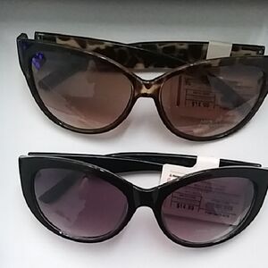 NWT Bundle😎 1 Pair of Black & 1 Pair of Brown w Leopard Print Sunglasses.